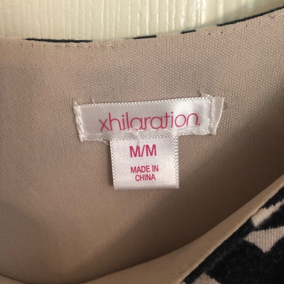 Patterned Romper - Picture 5 of 8